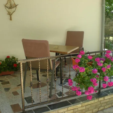 Guest House Renata Plomin Exterior photo