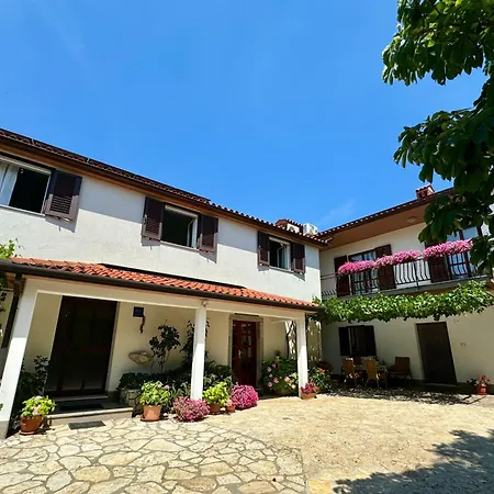 Guest House Renata Plomin Exterior photo